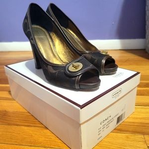 Vintage Coach Freesia Signature C & Leather Brown Heels